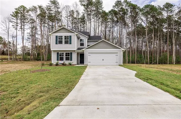 133 Shoreline DR, New London, NC 28127