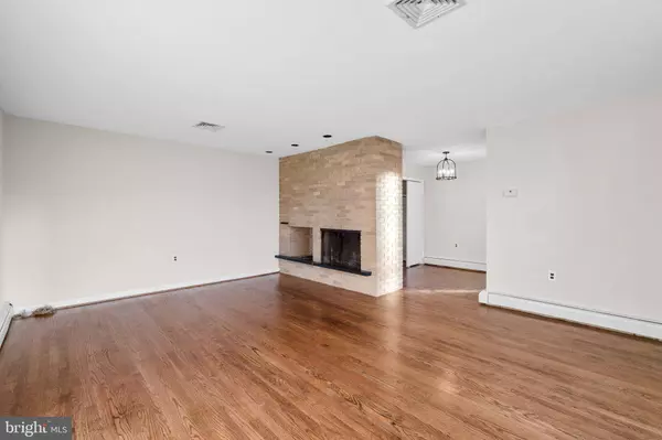 8105 RIDER AVE, Towson, MD 21204