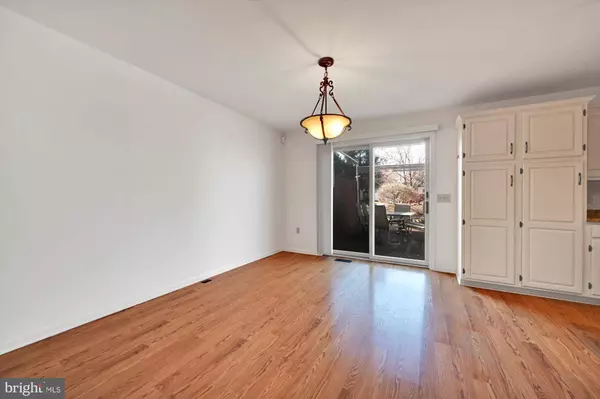 369 ACORN CIR, Lebanon, PA 17042