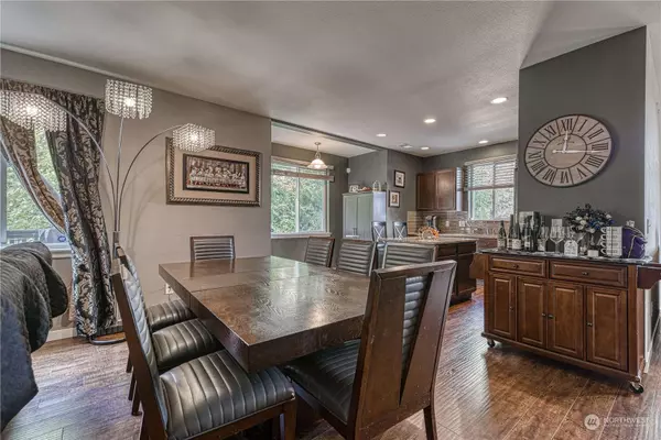 19663 12th AVE NE, Poulsbo, WA 98370