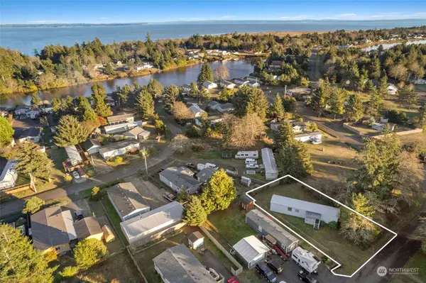 734 NE Edgewood AVE, Ocean Shores, WA 98569