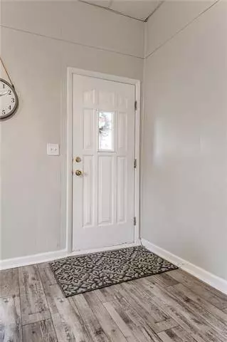 502 Zoe ST, Buckner, MO 64016