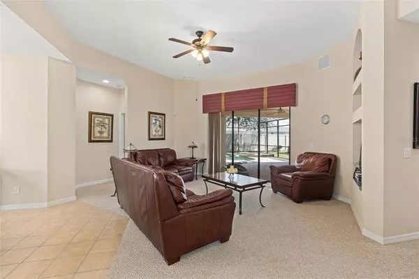 315 VILLA SORRENTO CIR, Haines City, FL 33844