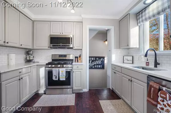 1910 CLIFTON Avenue, Royal Oak, MI 48073