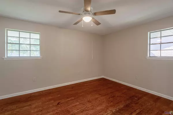 8232 N ESSEN HEIGHTS CT, Baton Rouge, LA 70809