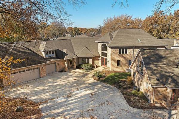 1004 Pistakee View CT, Johnsburg, IL 60051