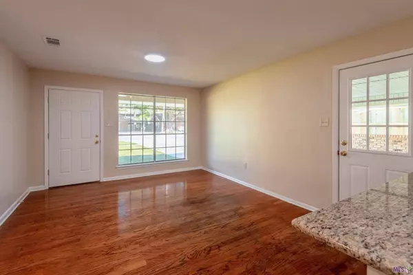 8232 N ESSEN HEIGHTS CT, Baton Rouge, LA 70809