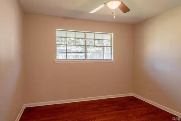 8232 N ESSEN HEIGHTS CT, Baton Rouge, LA 70809