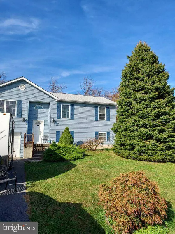 448 UNIVERSE DR, Martinsburg, WV 25404