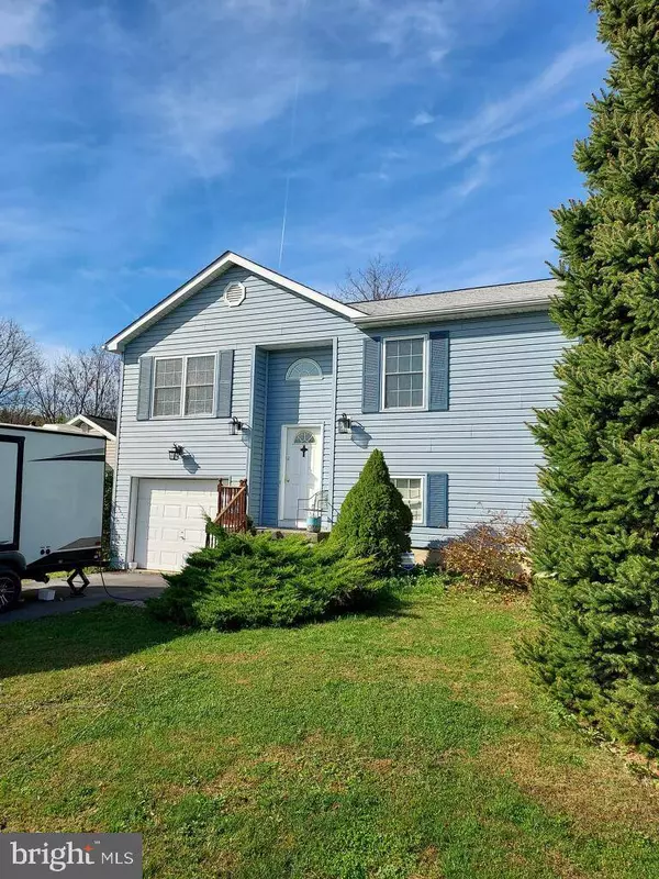 448 UNIVERSE DR, Martinsburg, WV 25404