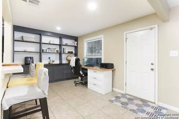 8116 Hoovers Bend, San Antonio, TX 78250