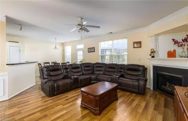 862 Hedgepath TER, High Point, NC 27265