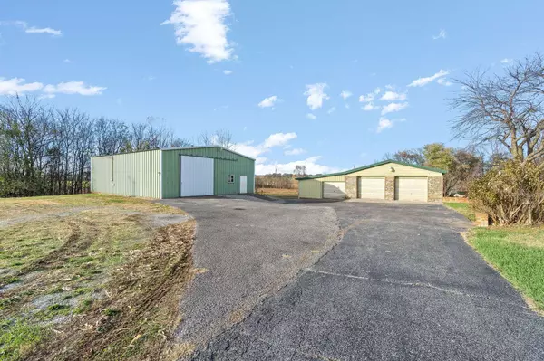 3430 Locust Grove Rd, Hopkinsville, KY 42240