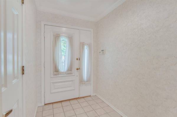 6621 Townlake Circle, Arlington, TX 76016