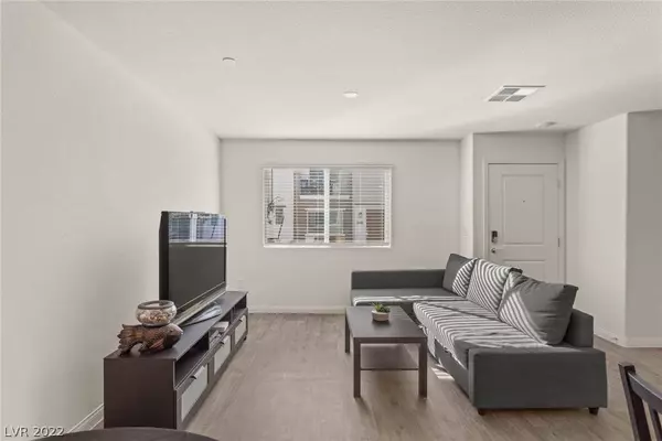 2649 Blizzard Blue Court, North Las Vegas, NV 89086