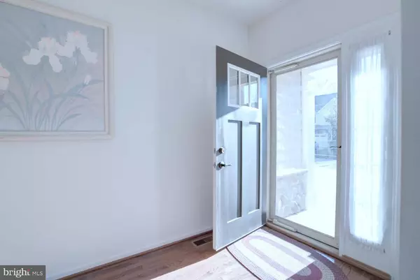 8157 HICKORY HOLLOW DR, Glen Burnie, MD 21060