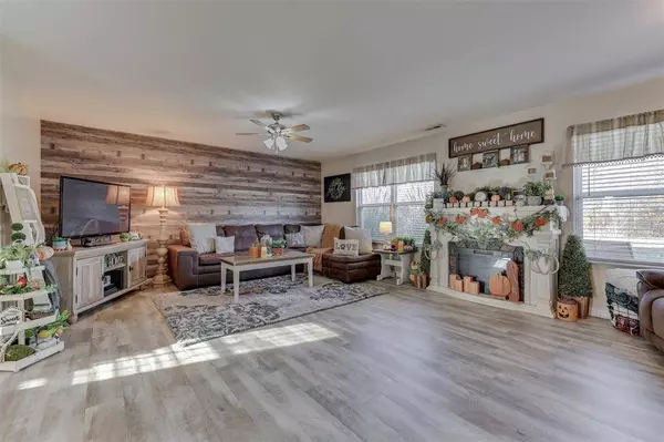 77 Hilltop Farms, New Whiteland, IN 46184