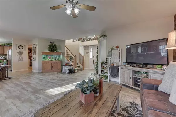 77 Hilltop Farms, New Whiteland, IN 46184