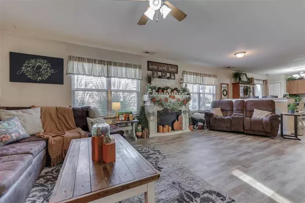 77 Hilltop Farms, New Whiteland, IN 46184