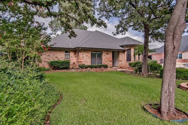6621 Townlake Circle, Arlington, TX 76016