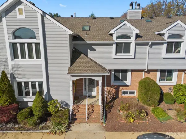 32 Arlene CT, South Brunswick, NJ 08852