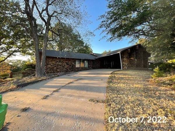 105 N Osage Ridge DR E, Sand Springs, OK 74063