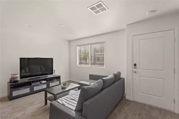 2649 Blizzard Blue Court, North Las Vegas, NV 89086