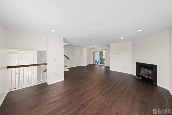 32 Arlene CT, South Brunswick, NJ 08852