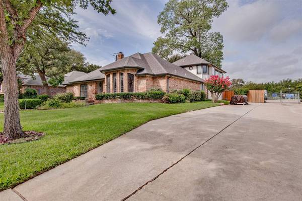 6621 Townlake Circle, Arlington, TX 76016