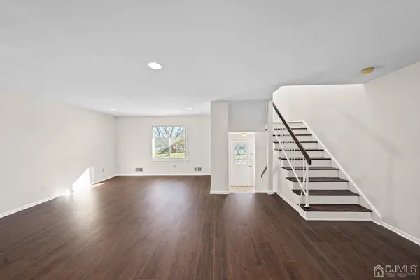 32 Arlene CT, South Brunswick, NJ 08852