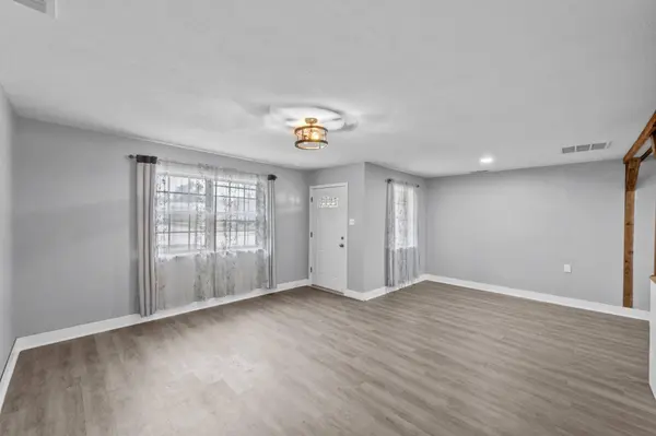 3003 Oxfordshire Lane, Farmers Branch, TX 75234