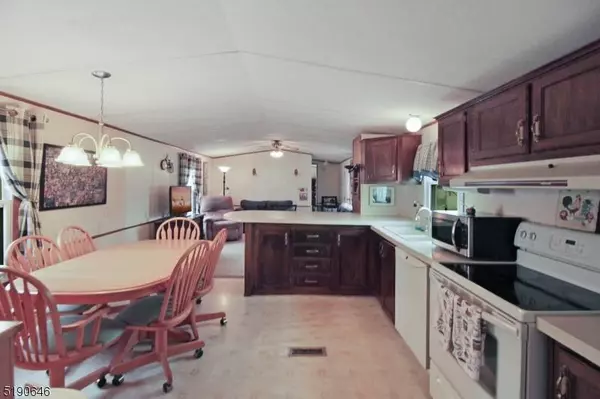 10 Clover Lane, White Twp., NJ 07823