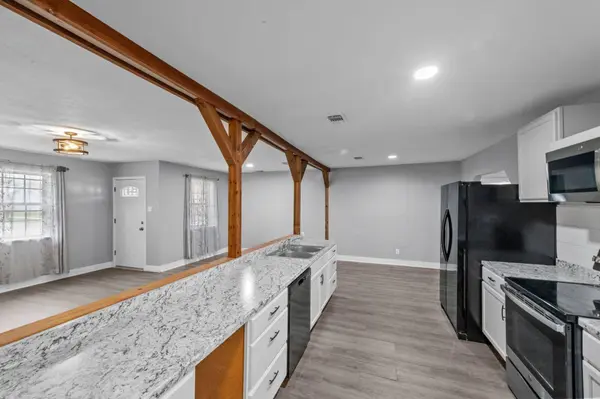 3003 Oxfordshire Lane, Farmers Branch, TX 75234