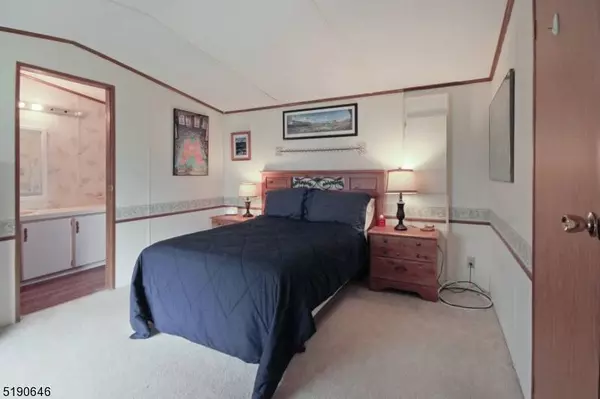 10 Clover Lane, White Twp., NJ 07823