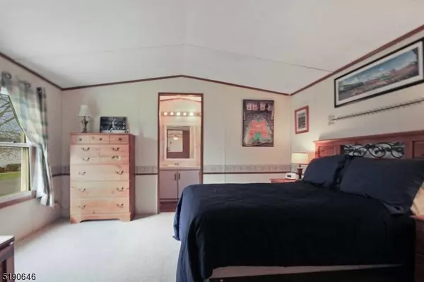 10 Clover Lane, White Twp., NJ 07823