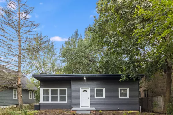 636 N HOUGH ST, Barrington, IL 60010