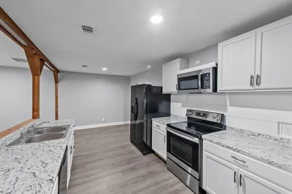 3003 Oxfordshire Lane, Farmers Branch, TX 75234