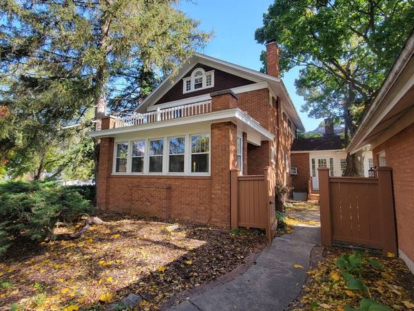 565 Hill AVE, Glen Ellyn, IL 60137