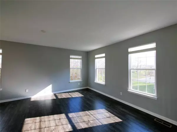 9093 Demarest DR, Fishers, IN 46038