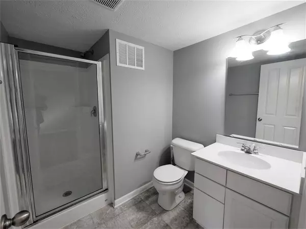 9093 Demarest DR, Fishers, IN 46038