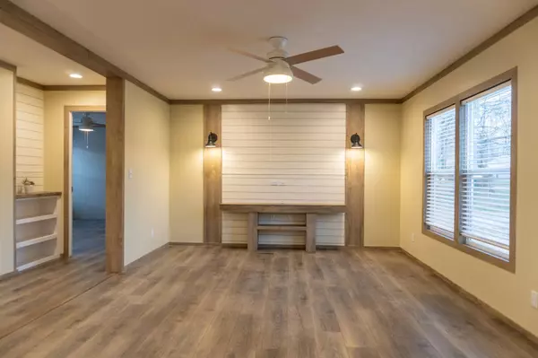 1104 N Church St, Portland, TN 37148