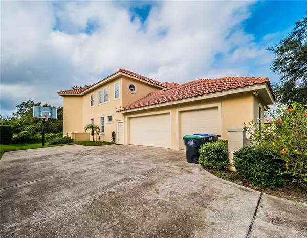 9726 CAMBERLEY CIR, Orlando, FL 32836