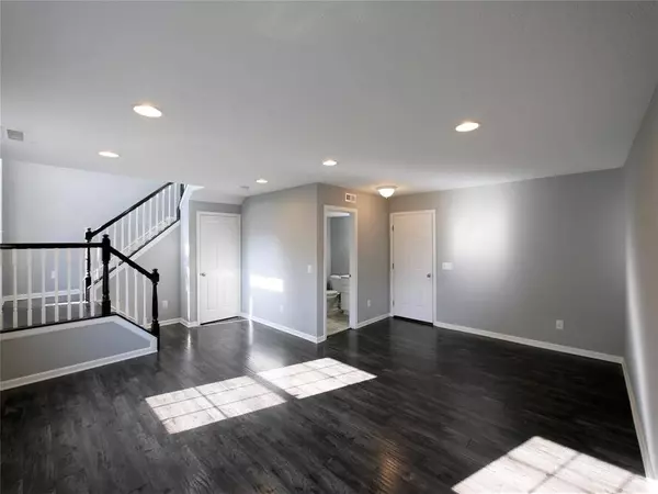 9093 Demarest DR, Fishers, IN 46038