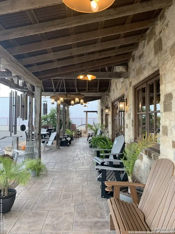 2209 MAIN ST, Uvalde, TX 78801-4946