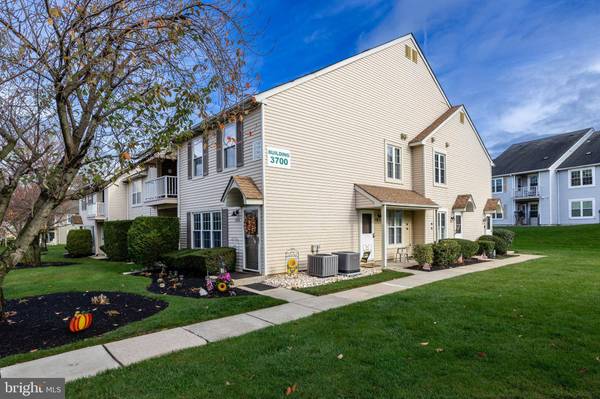 3740-B ADELAIDE DR, Mount Laurel, NJ 08054