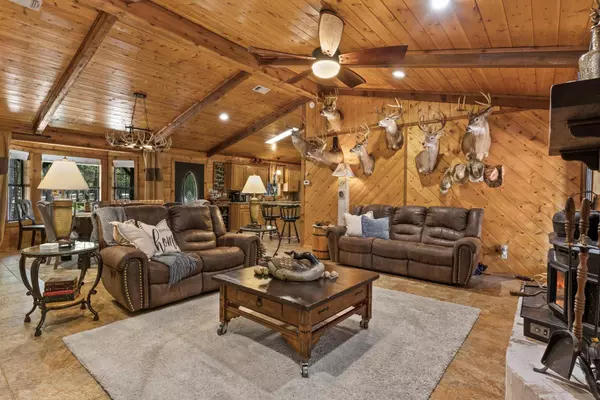 100 County Road 2835, Pittsburg, TX 75686