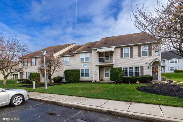3740-B ADELAIDE DR, Mount Laurel, NJ 08054