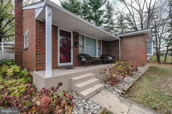 608 LINDEN LN, Martinsburg, WV 25401