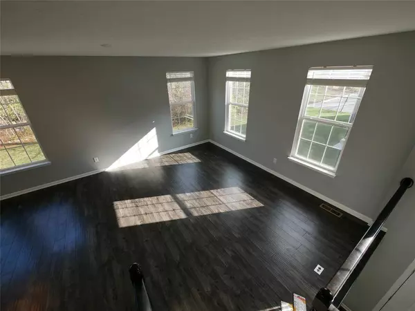 9093 Demarest DR, Fishers, IN 46038