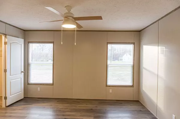 1104 N Church St, Portland, TN 37148